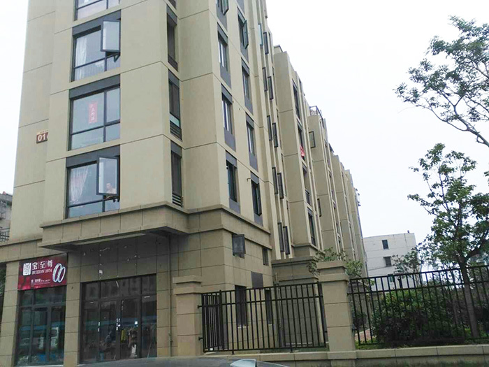 新堰案例-湖州城市公交站真石漆工程舟山東港黃河花園內墻乳膠漆30000方